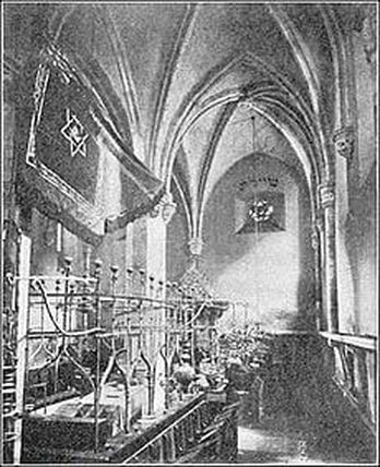 synagogue-interior-prague